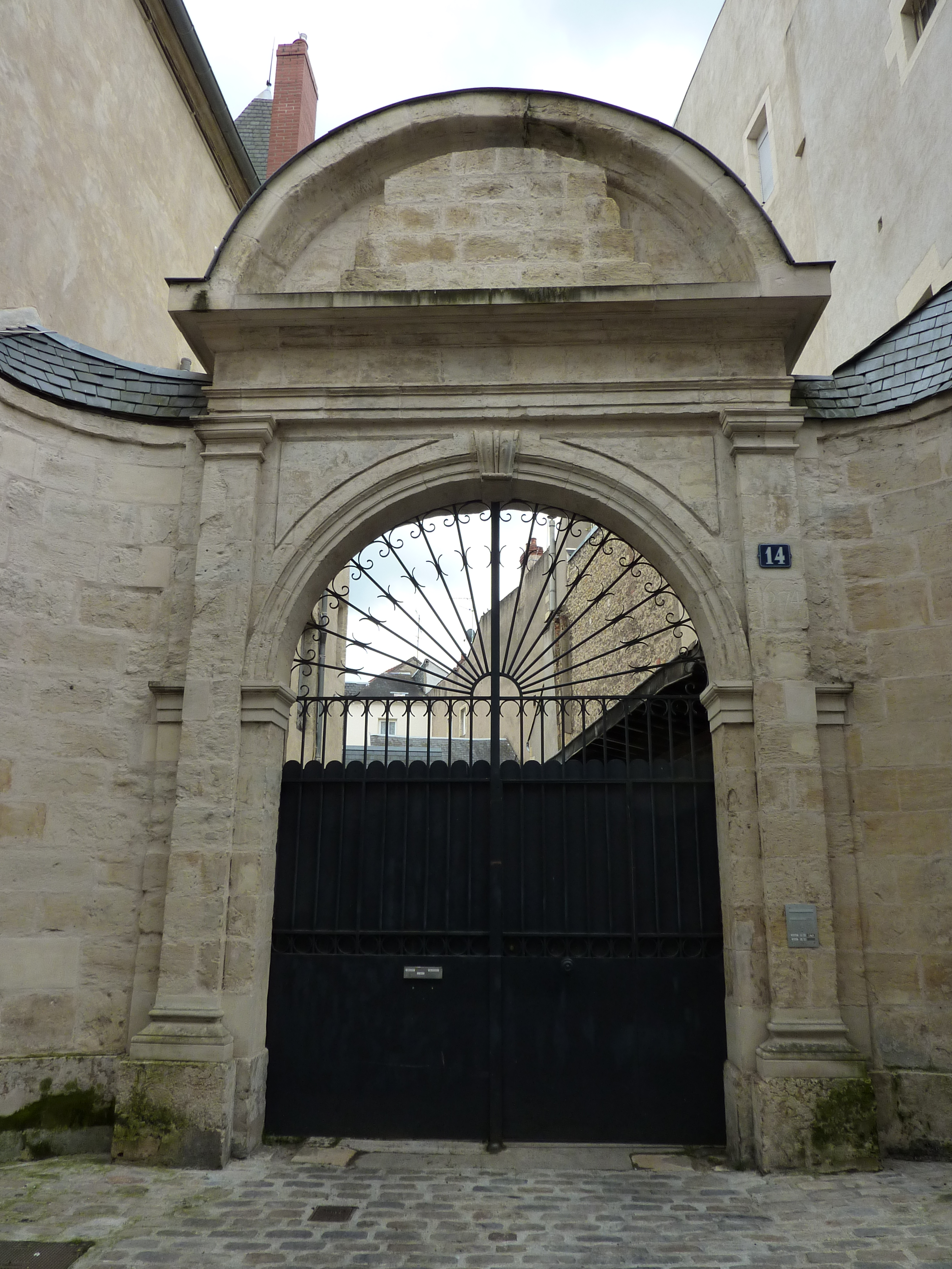 hotel particulier rue creuse