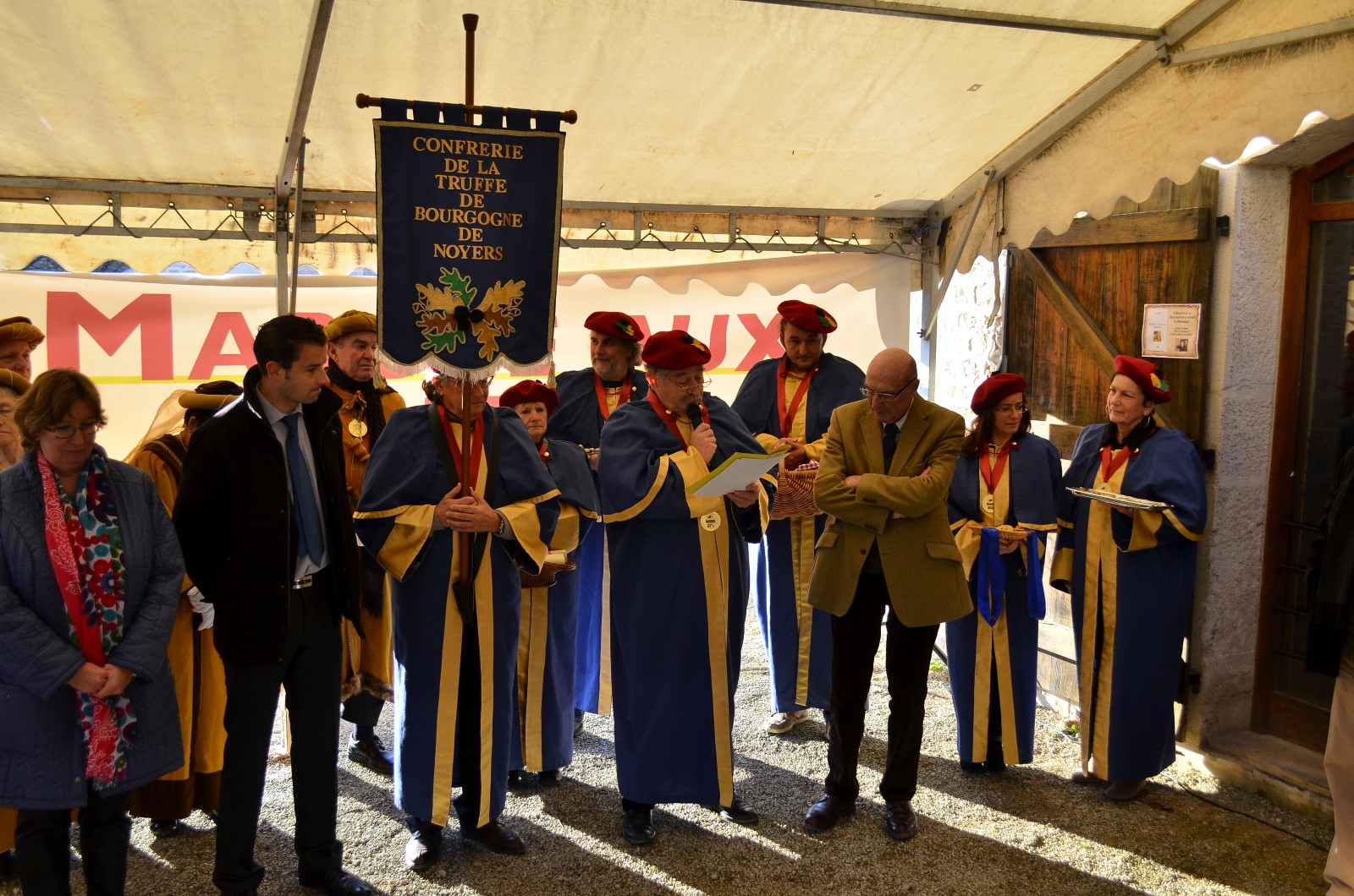 intronisation confrerie de noyers