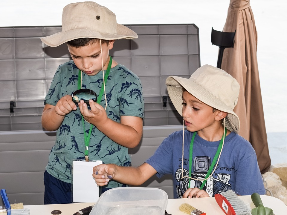 Little archaeologists