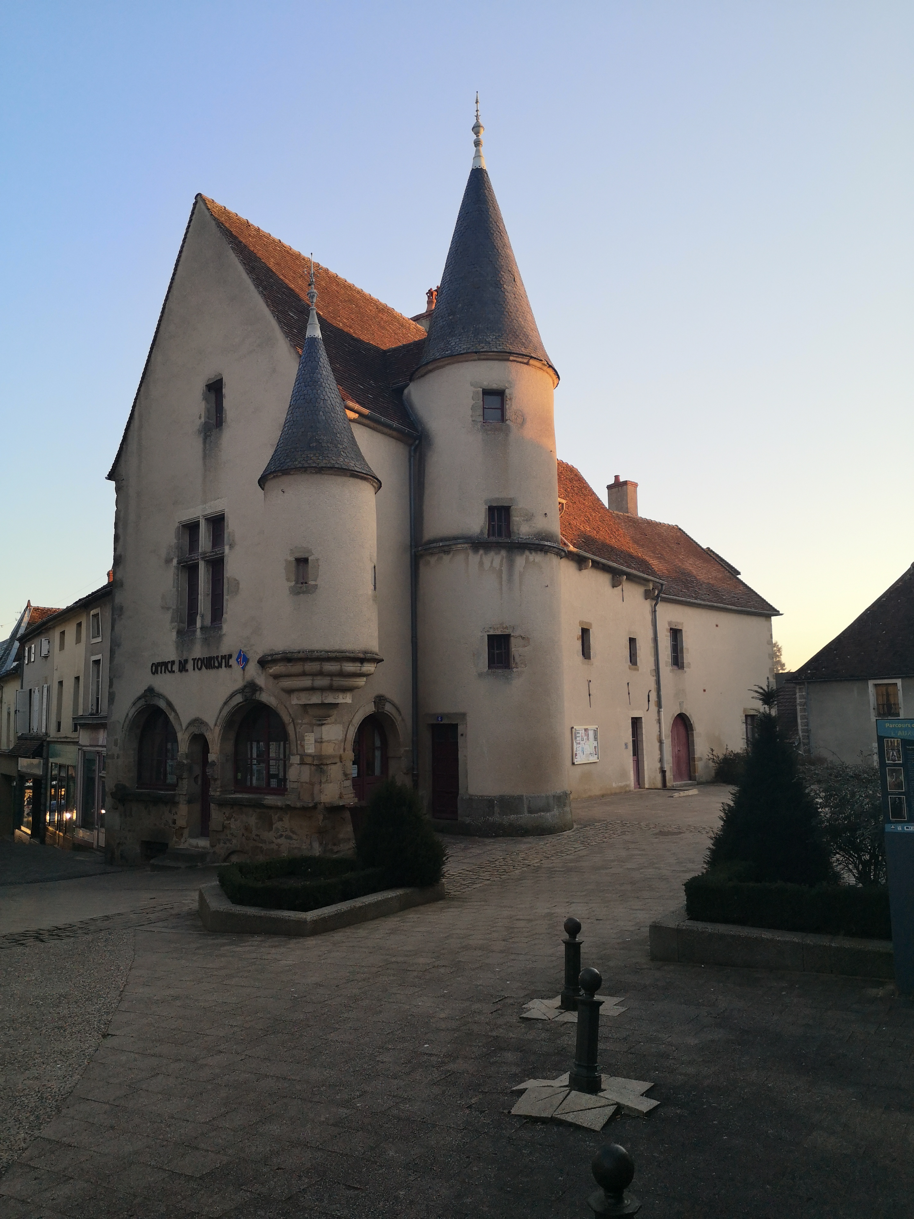 Maison Bourgogne - Office de Tourisme du Pays Arnay-Liernais