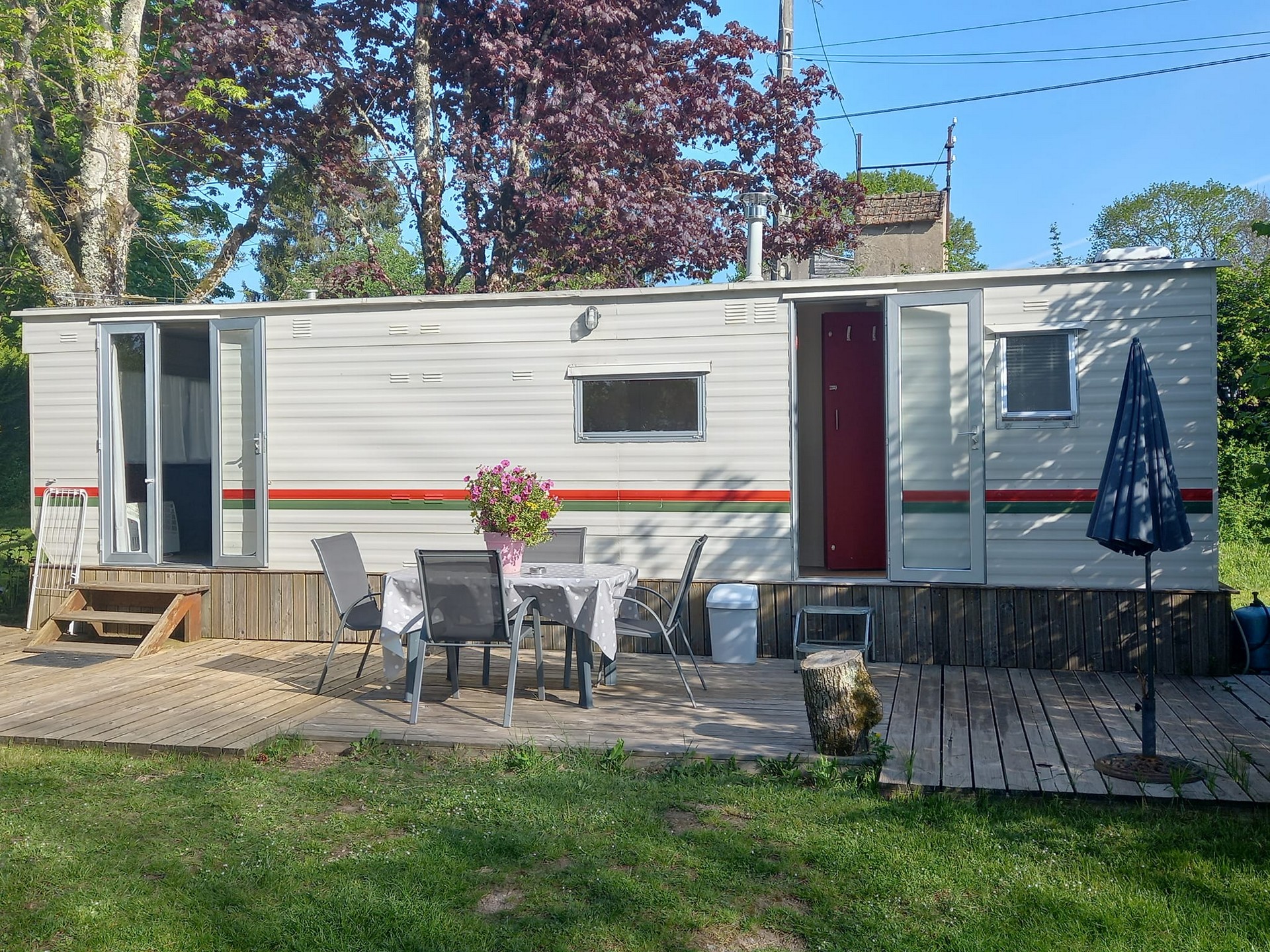 Bungalow en bois du Camping de l'Etang du Goulot
