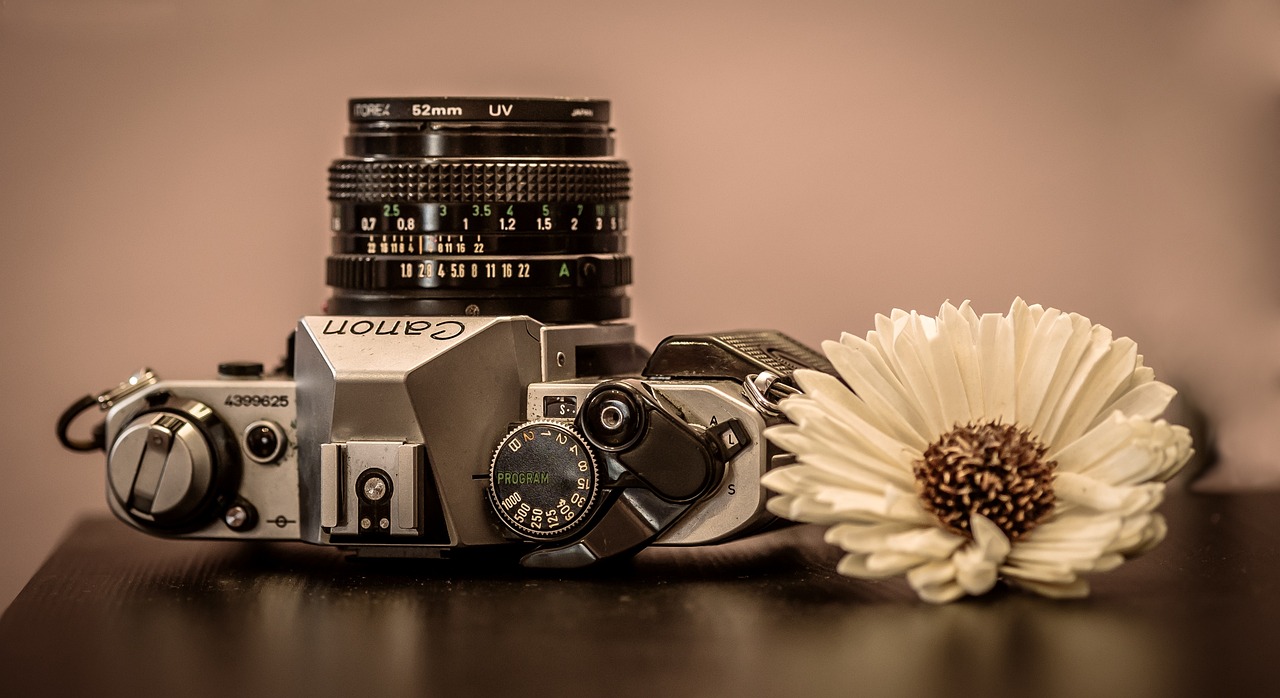 old-camera-2871398_1280 antonios ntoumas