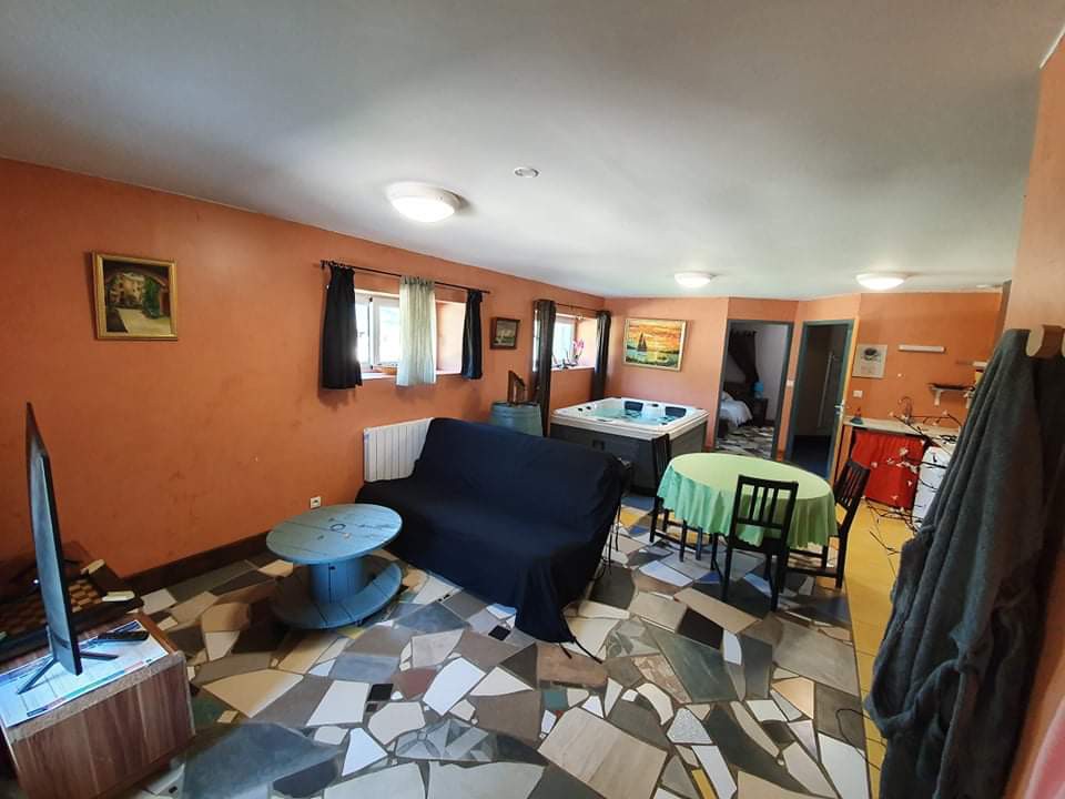 Gîte Jacuzzi de la source - Domaine de Fontenelay