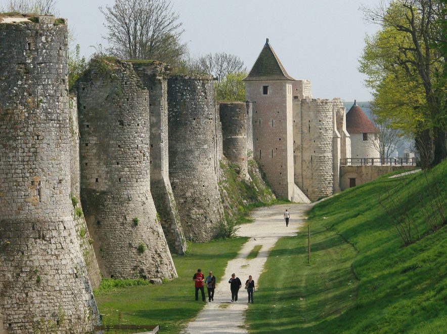 remparts-provins-1-e1546427269709