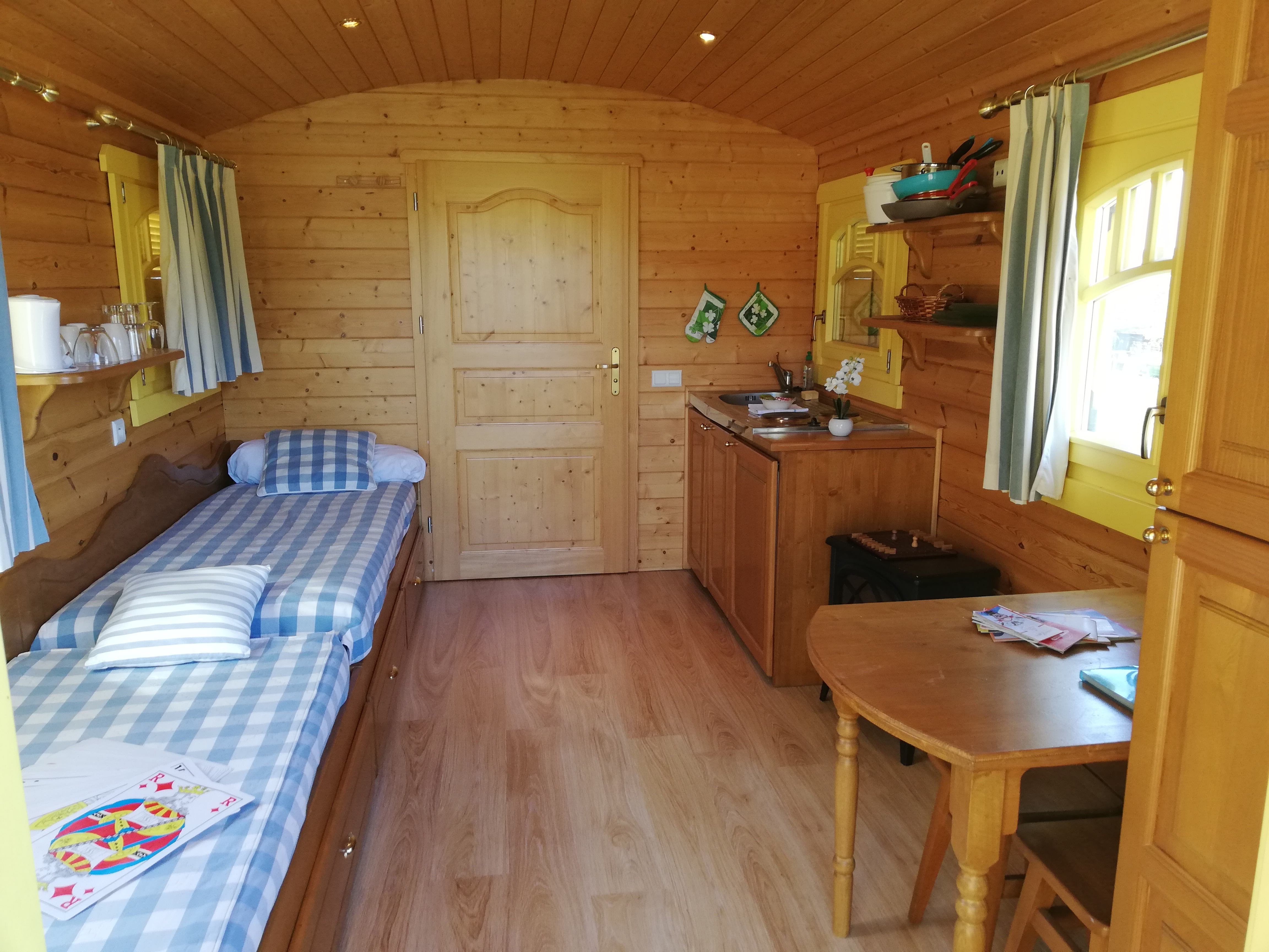 La Roulotte de Campagne accès PMR, chambre d'hôtes à Toulon-sur-Arroux