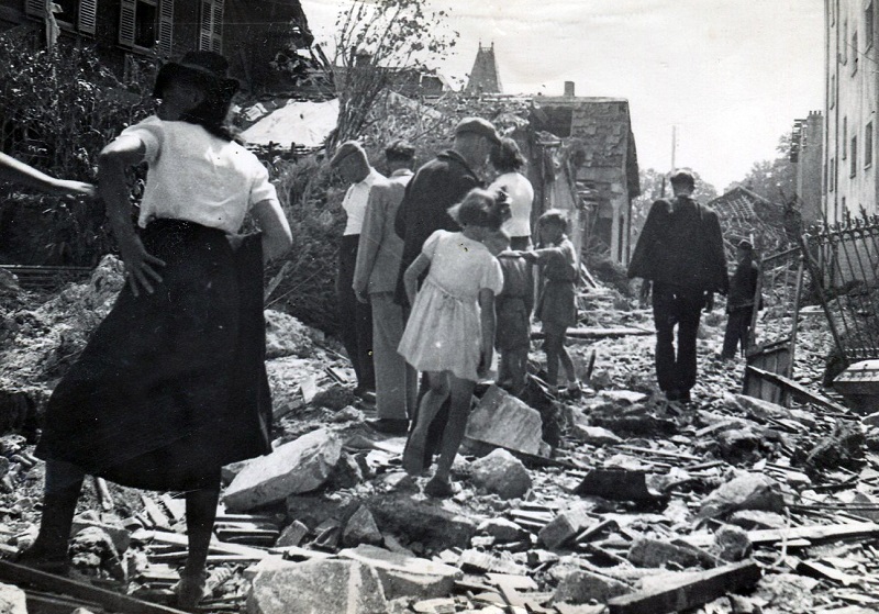 rue de l'Industrie bombardement