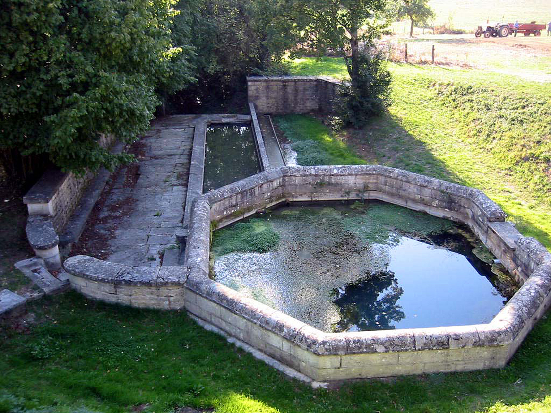 Fontaine-lavoir de Theuley