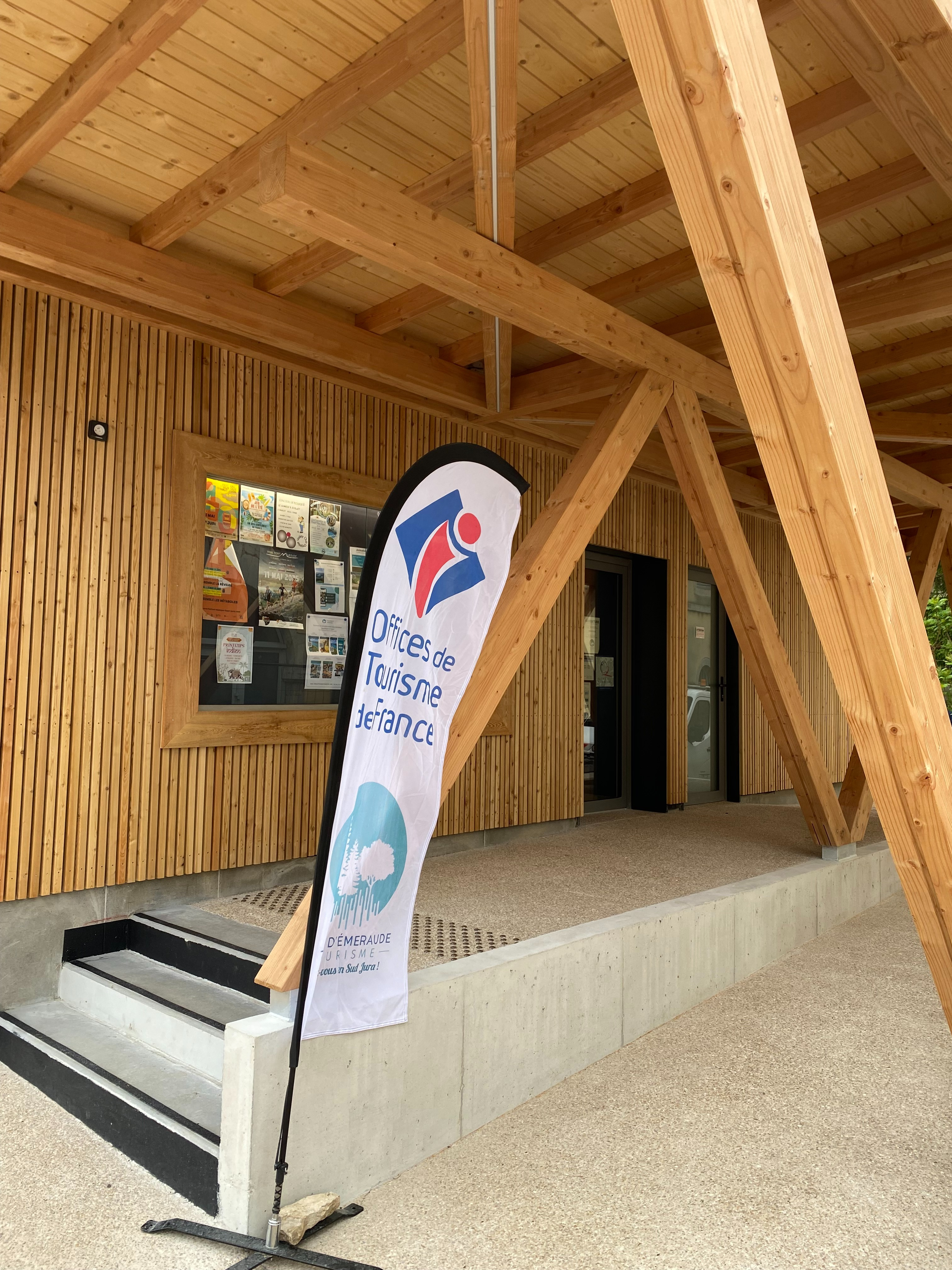 TERRE D'ÉMERAUDE TOURISME — Postos de turismo à Jura