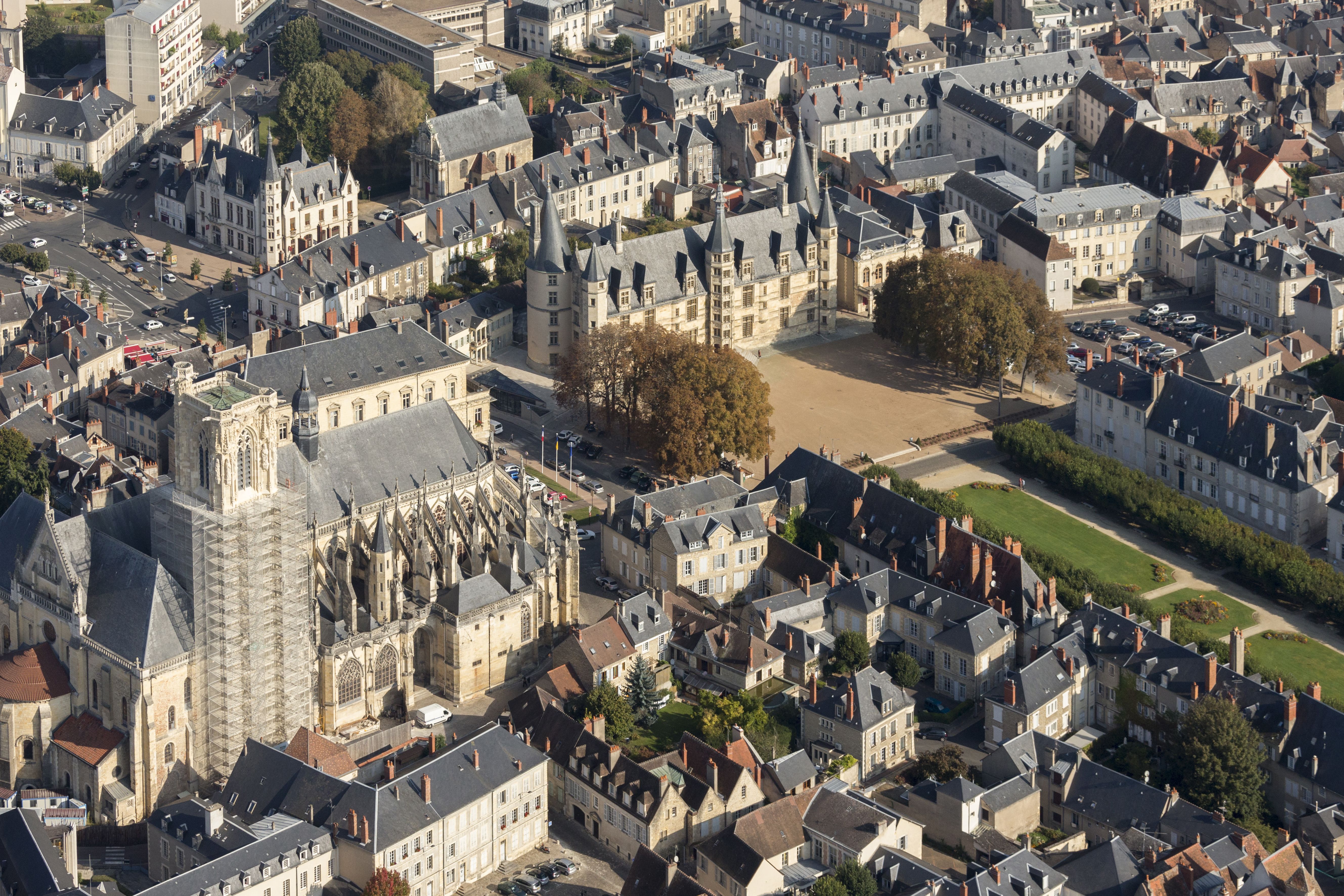 vue aérienne Palais @ P François - Nevers Agglomération