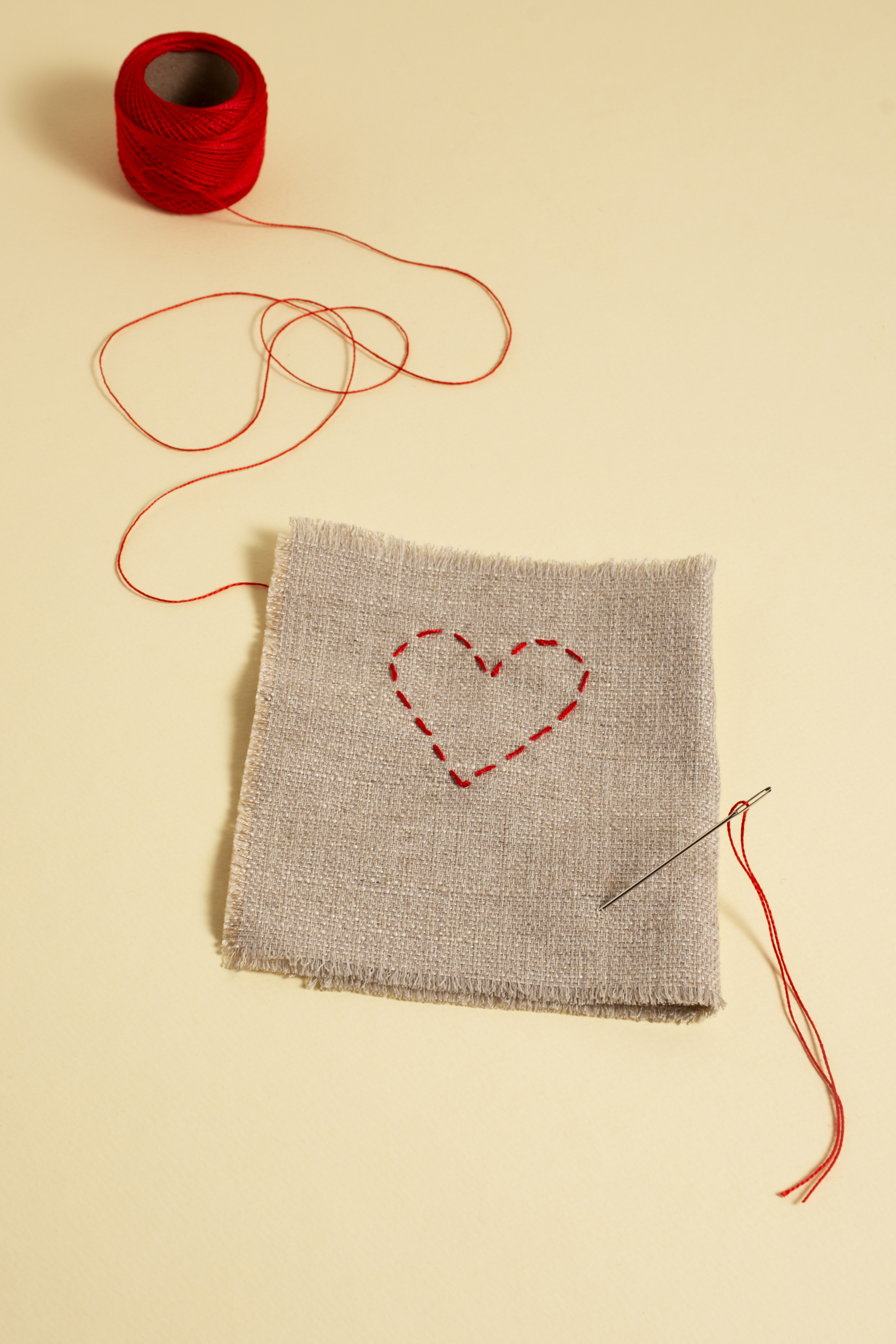 Un cœur brodé